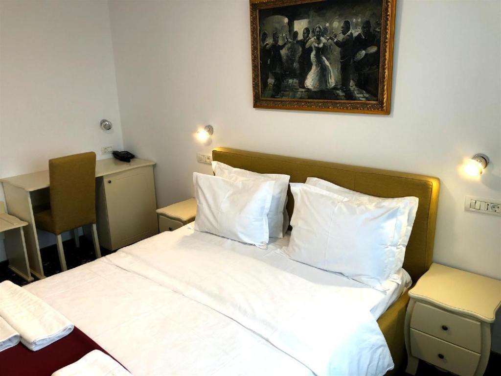 Hotel Agora Neptun Esterno foto