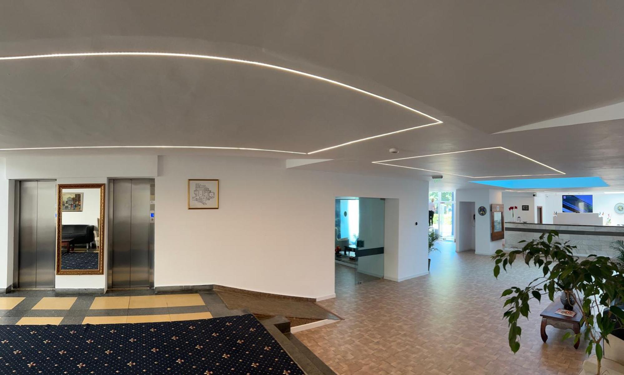 Hotel Agora Neptun Esterno foto